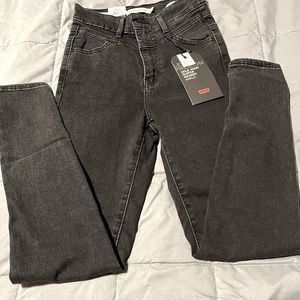 Levi’s Sculpt Hyperstretch Jeans NWT